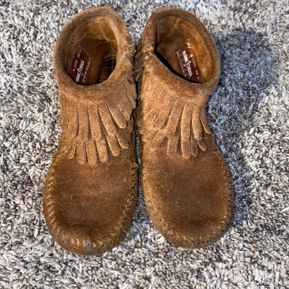 Girls moccasin booties!
